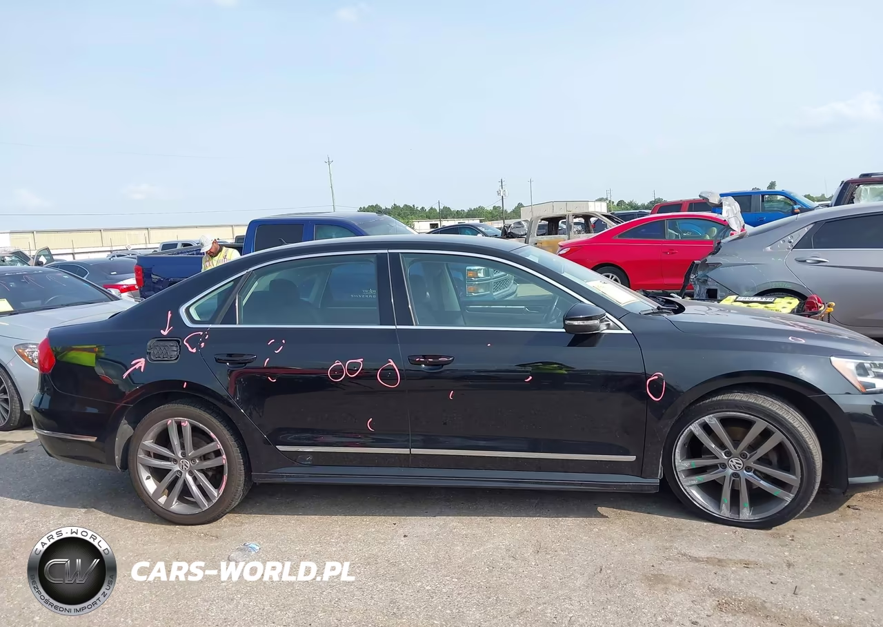 2016 Volkswagen Passat 1.8T R-Line VIN:1VWAT7A3XGC045997 - 13