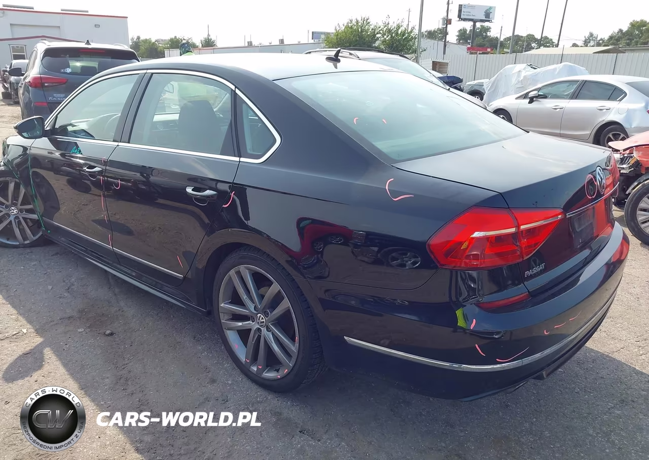 2016 Volkswagen Passat 1.8T R-Line VIN:1VWAT7A3XGC045997 - 3