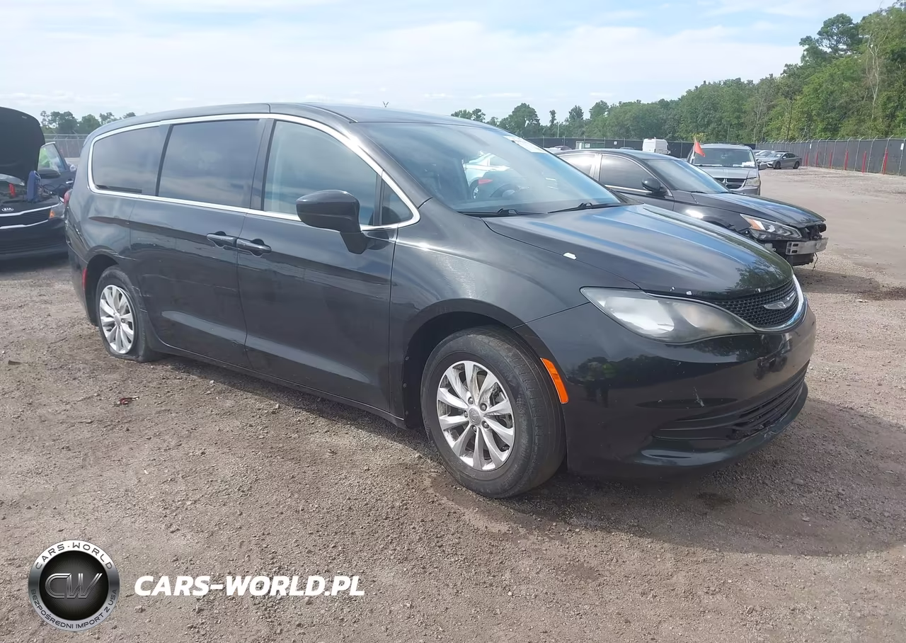 2017 Chrysler Pacifica Touring – zdjęcie 1 z 17