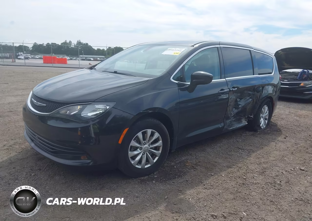 2017 Chrysler Pacifica Touring VIN:2C4RC1DGXHR676677 - 2