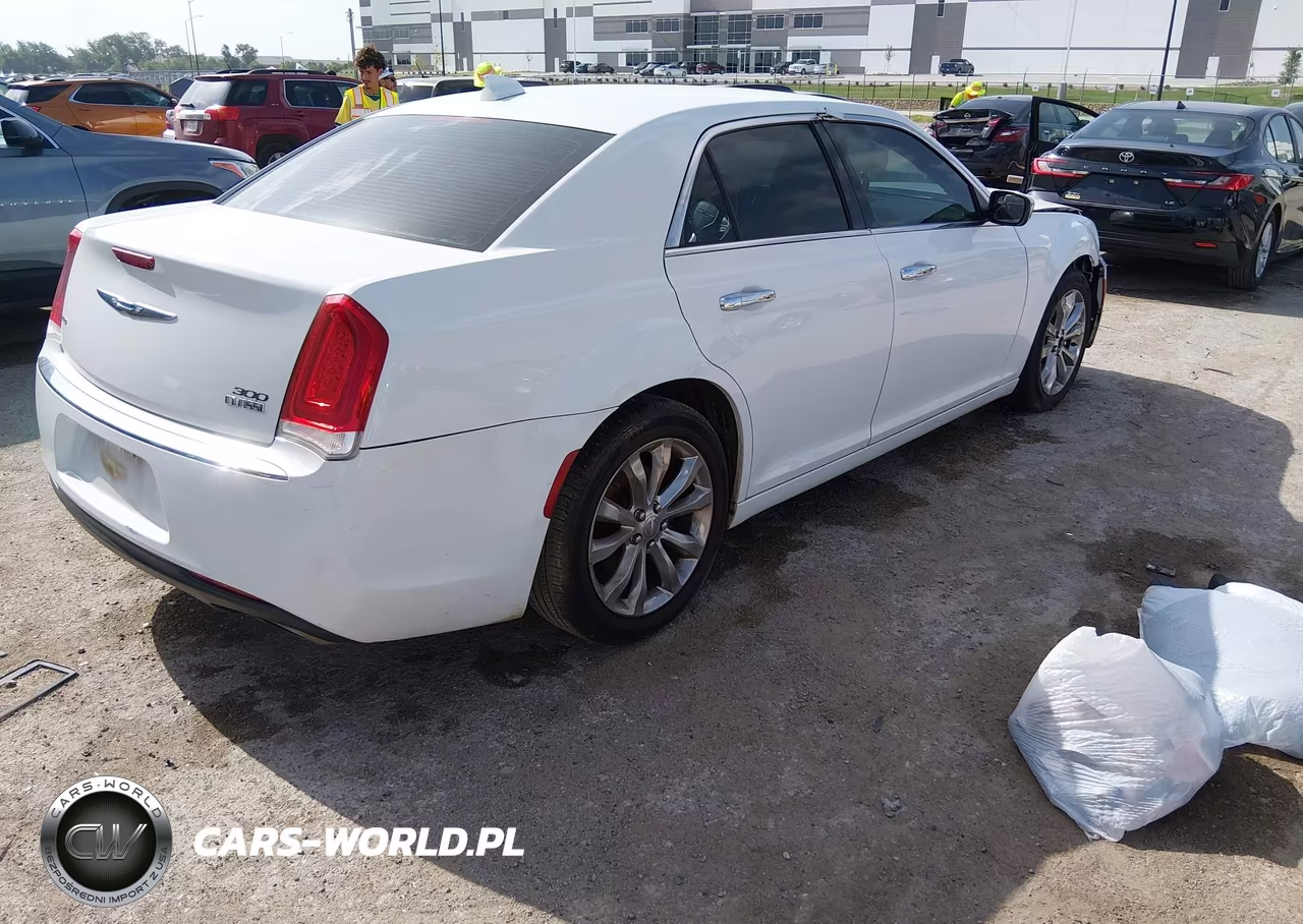 2018 Chrysler 300 Limited Awd VIN:2C3CCAKG1JH194625 - 4