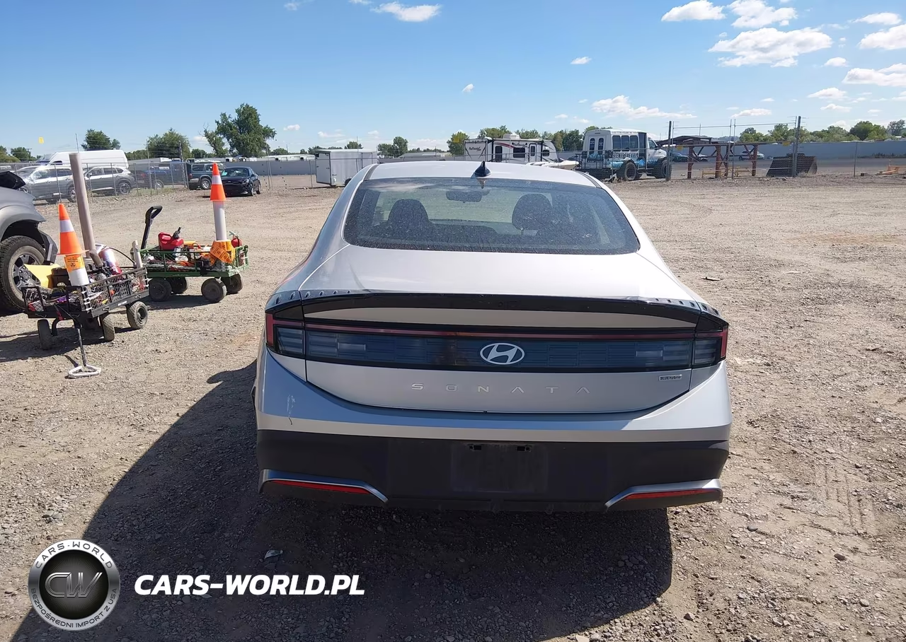 2026 Hyundai Sonata Hybrid Blue VIN:KMHL24JJ2TA145766 - 17