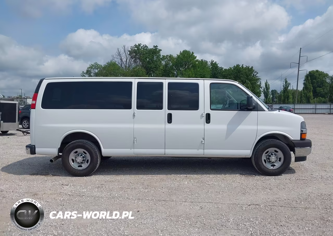 2017 Chevrolet Express 3500 Lt VIN:1GAZGPFGXH1269377 - 13