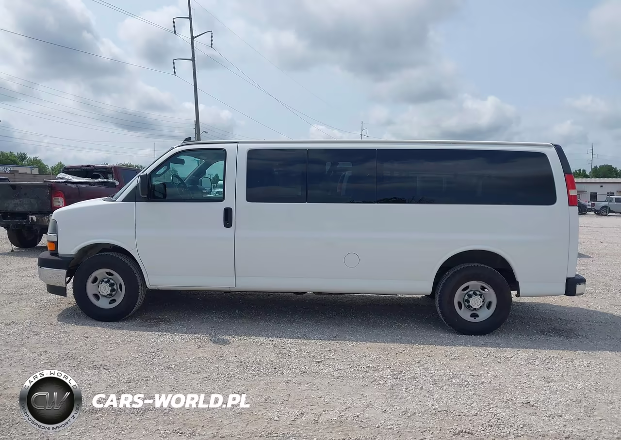 2017 Chevrolet Express 3500 Lt VIN:1GAZGPFGXH1269377 - 14