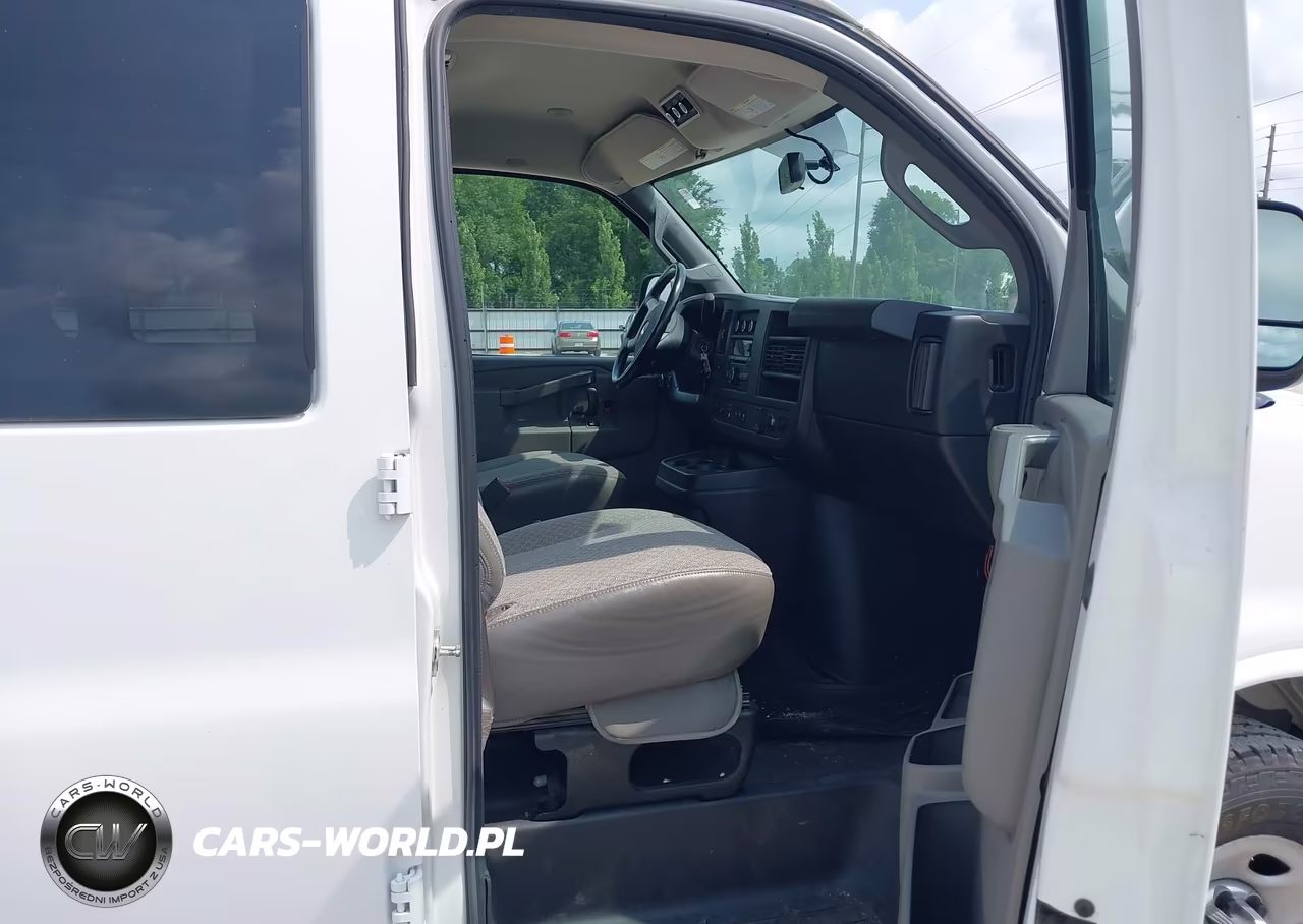 2017 Chevrolet Express 3500 Lt VIN:1GAZGPFGXH1269377 - 5