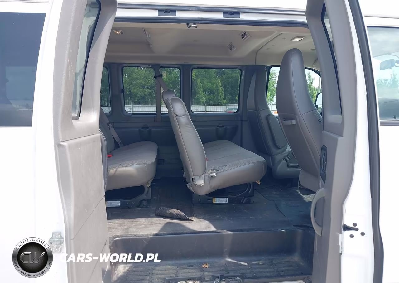 2017 Chevrolet Express 3500 Lt VIN:1GAZGPFGXH1269377 - 8