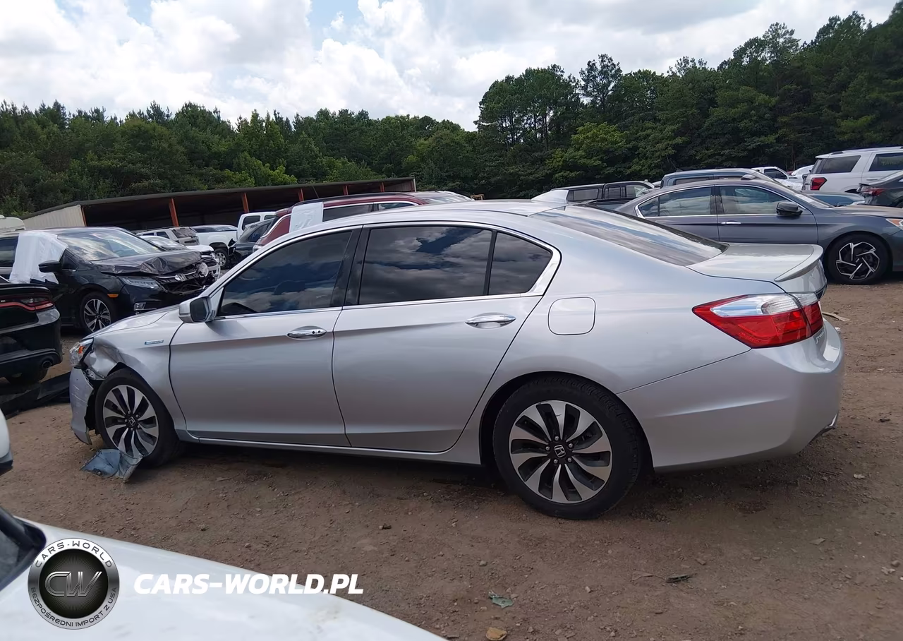 2015 Honda Accord Hybrid Touring VIN:1HGCR6F78FA010841 - 14
