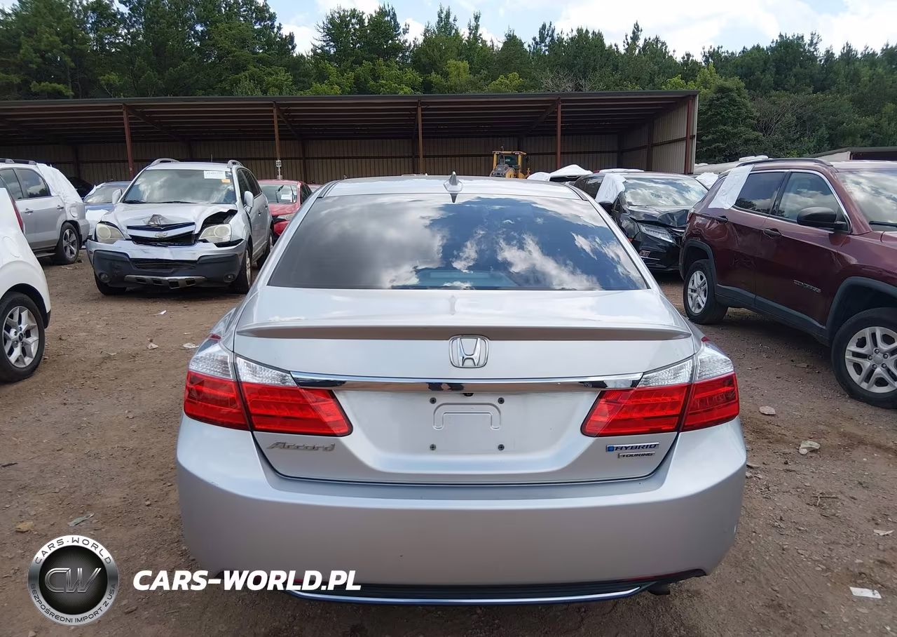 2015 Honda Accord Hybrid Touring VIN:1HGCR6F78FA010841 - 16