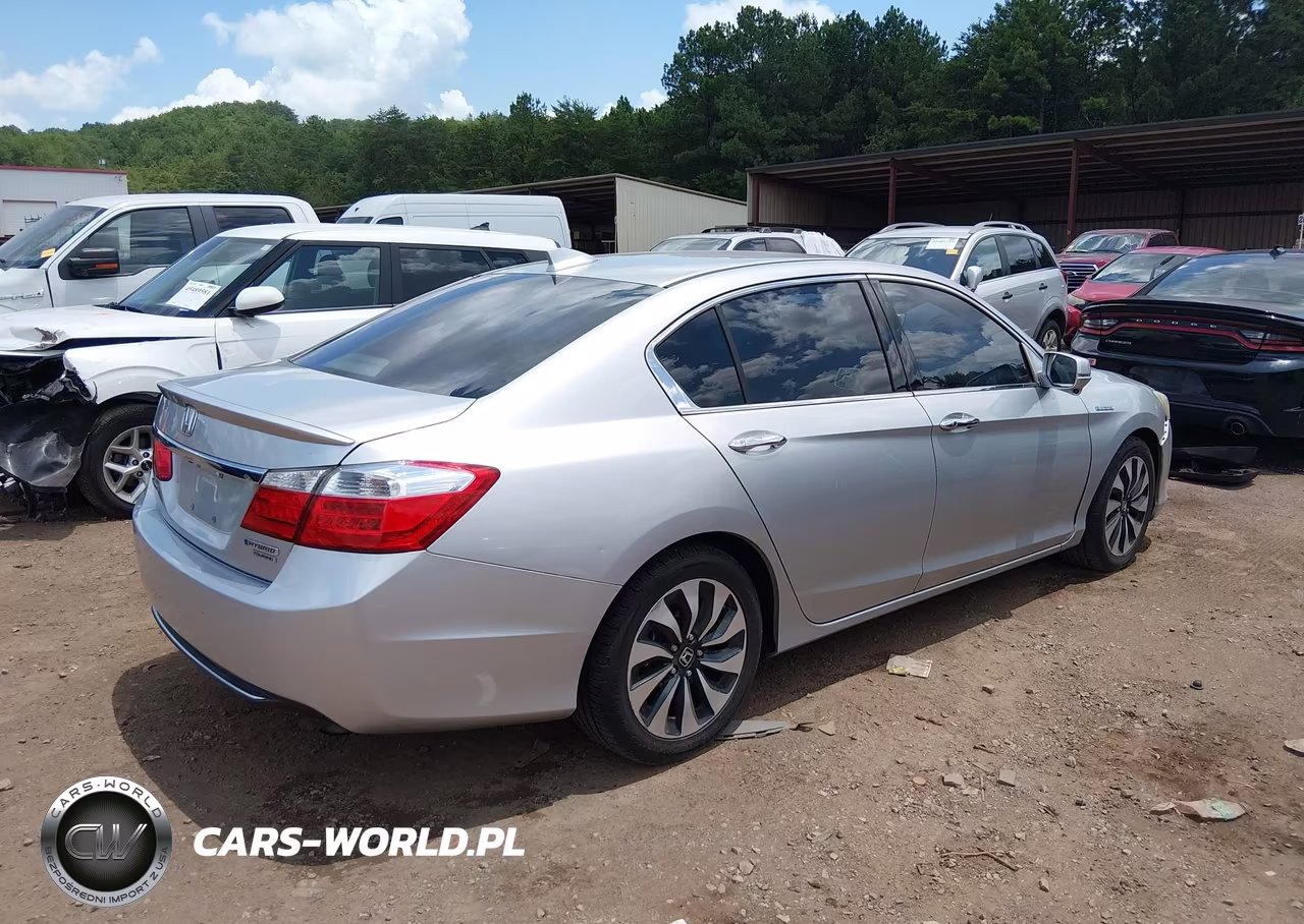 2015 Honda Accord Hybrid Touring VIN:1HGCR6F78FA010841 - 4