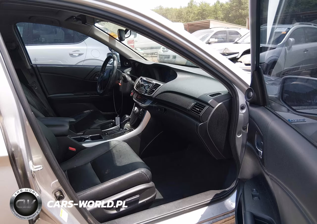 2015 Honda Accord Hybrid Touring VIN:1HGCR6F78FA010841 - 5
