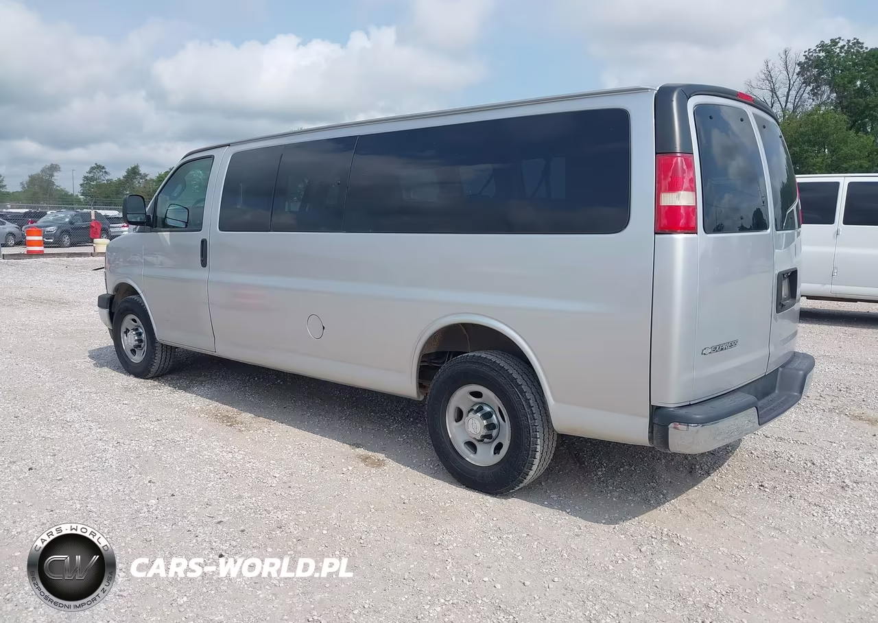 2017 Chevrolet Express 3500 Lt VIN:1GAZGPFF2H1266285 - 3