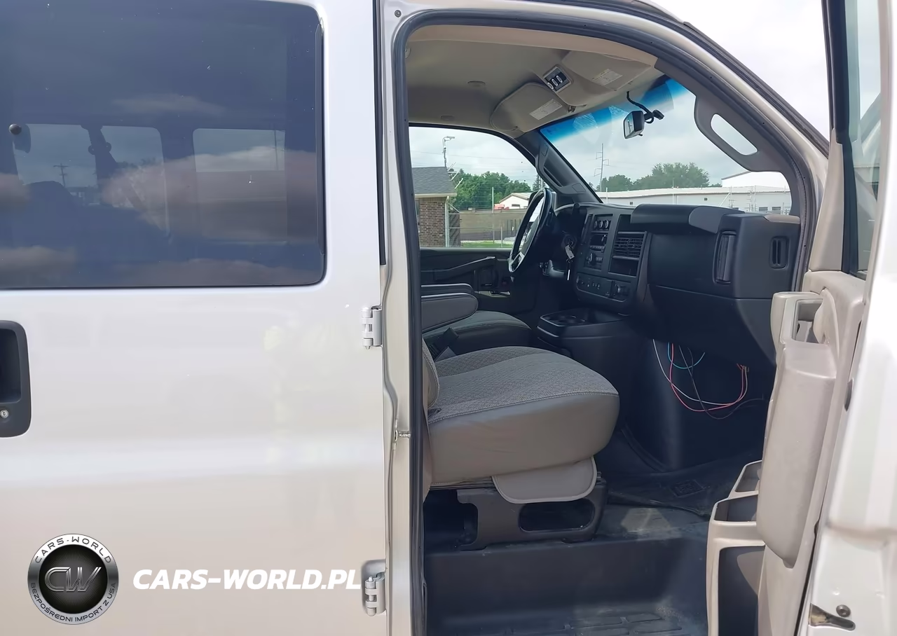 2017 Chevrolet Express 3500 Lt VIN:1GAZGPFF2H1266285 - 5