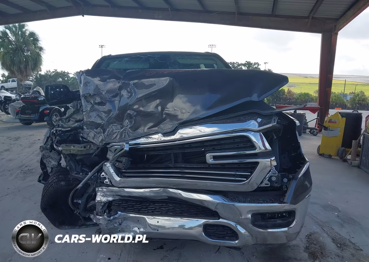2019 Ram 1500 Laramie 4X4 6'4 Box VIN:1C6SRFRT6KN656778 - 11