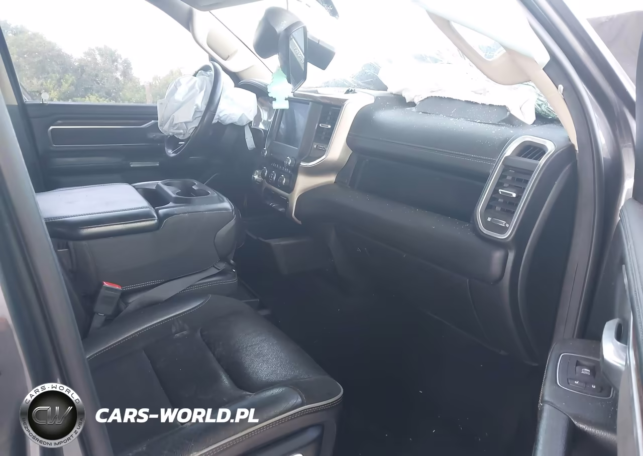 2019 Ram 1500 Laramie 4X4 6'4 Box VIN:1C6SRFRT6KN656778 - 5