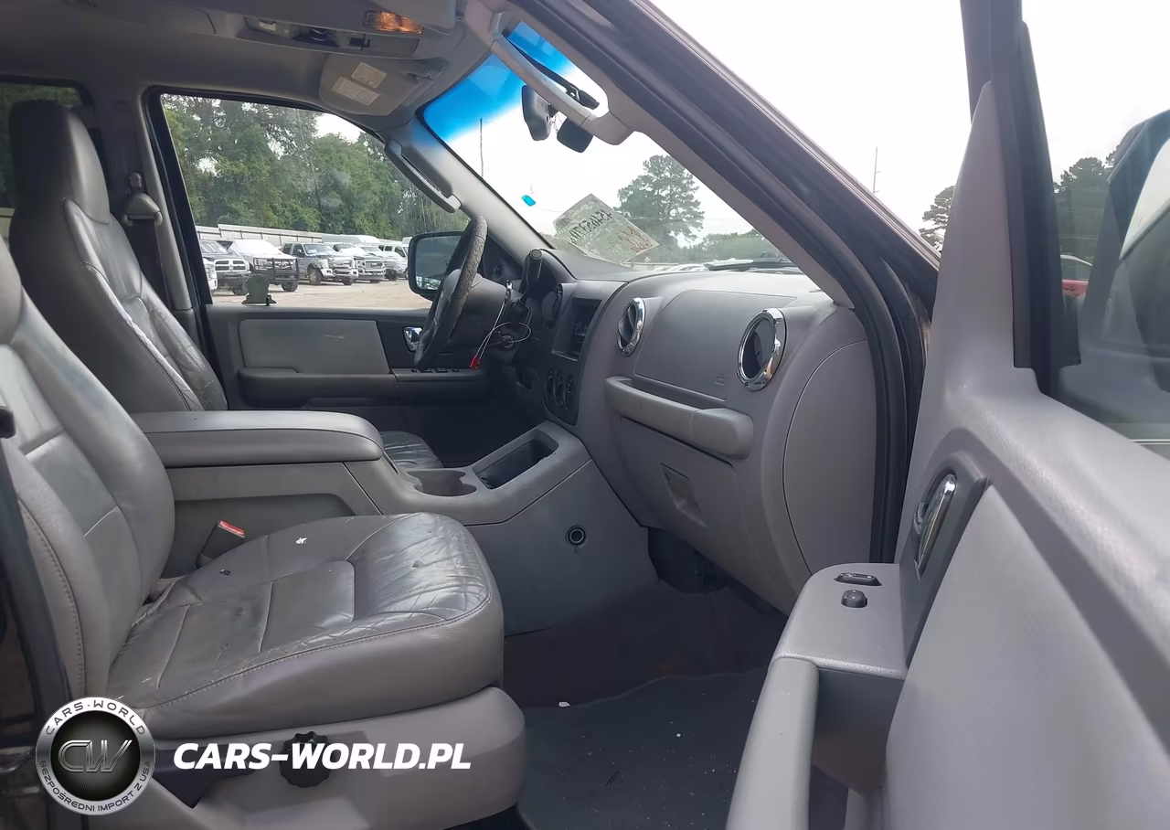 2005 Ford Expedition Xlt VIN:1FMPU15525LA88225 - 5