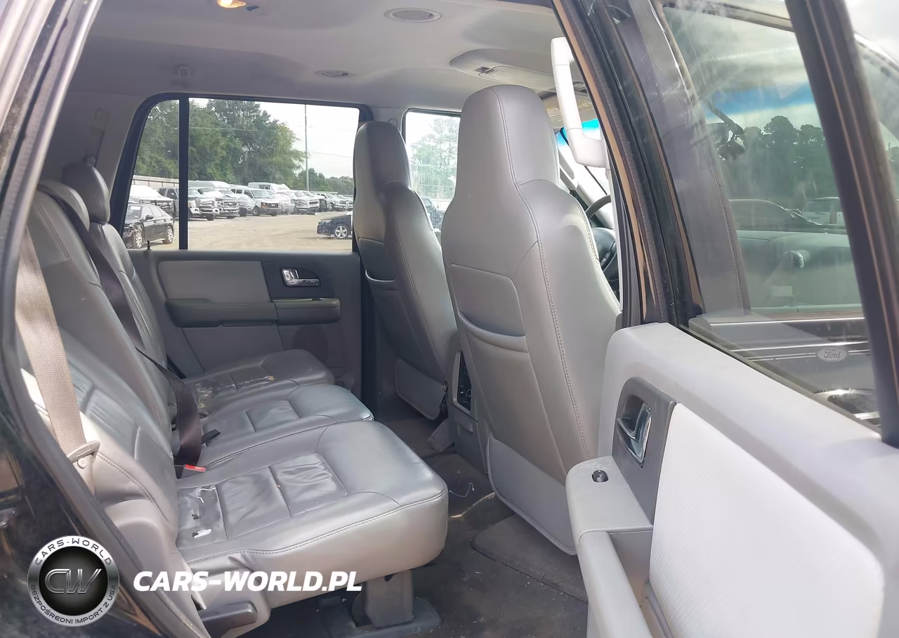 2005 Ford Expedition Xlt VIN:1FMPU15525LA88225 - 8