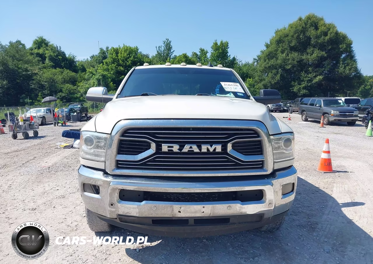 2018 Ram 3500 VIN:3C63RRKLXJG103672 - 14