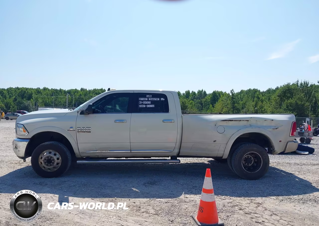 2018 Ram 3500 VIN:3C63RRKLXJG103672 - 16