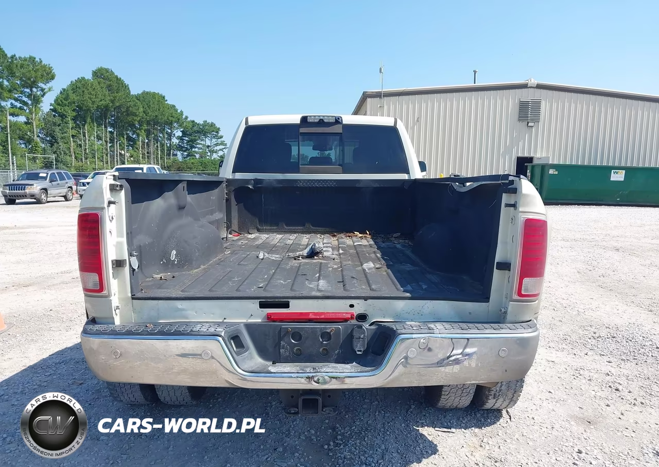 2018 Ram 3500 VIN:3C63RRKLXJG103672 - 18