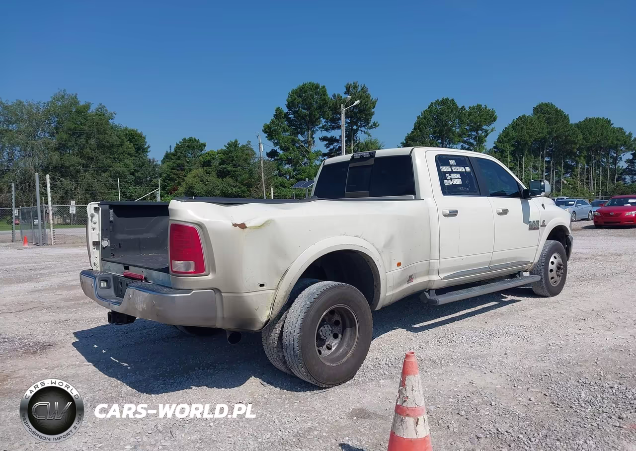 2018 Ram 3500 VIN:3C63RRKLXJG103672 - 4
