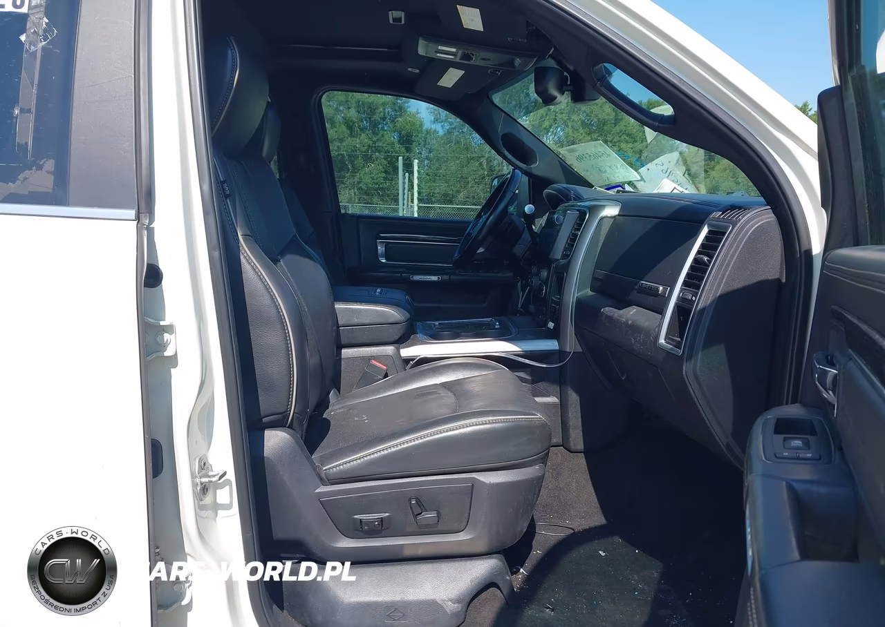 2018 Ram 3500 VIN:3C63RRKLXJG103672 - 5