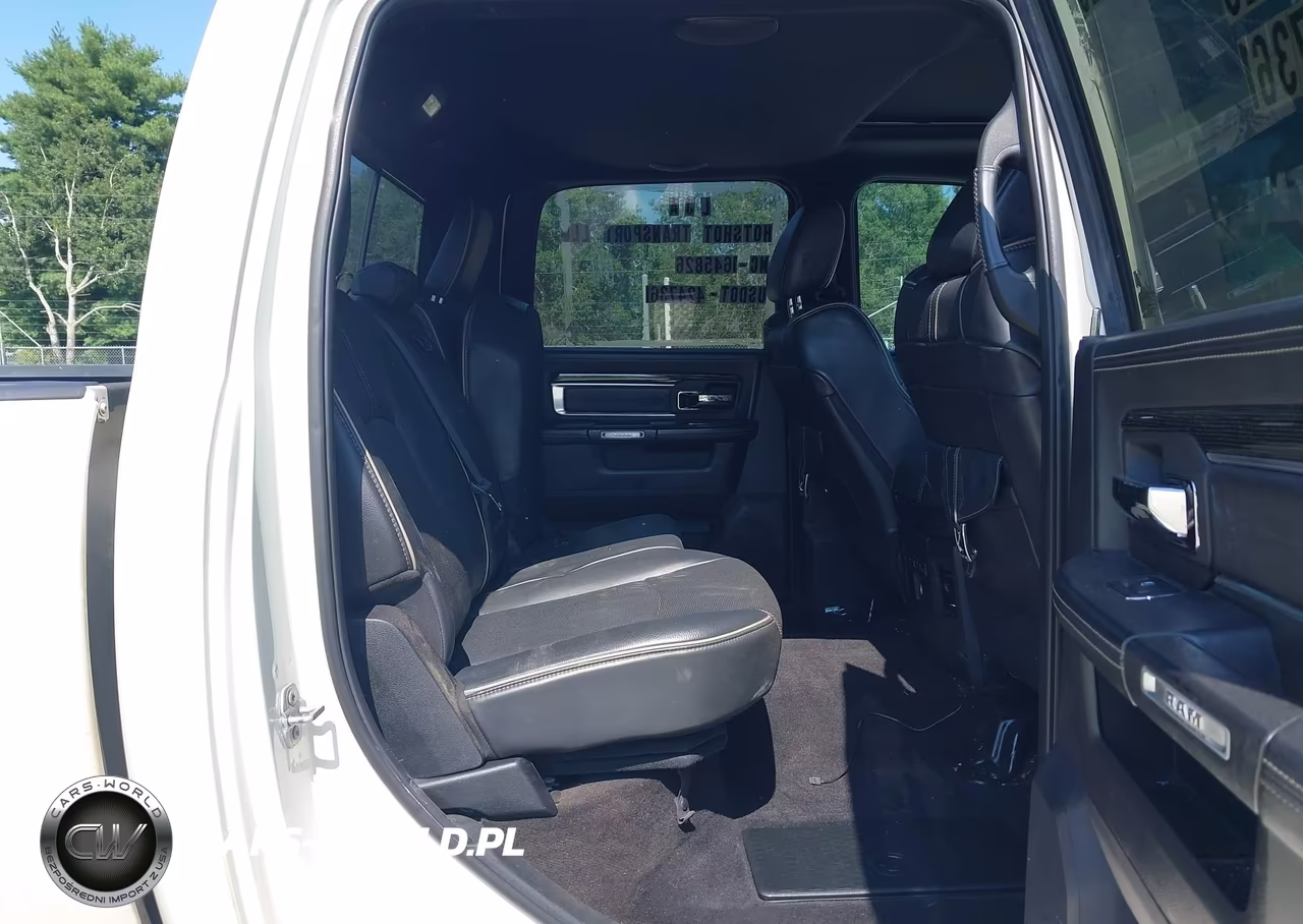 2018 Ram 3500 VIN:3C63RRKLXJG103672 - 8