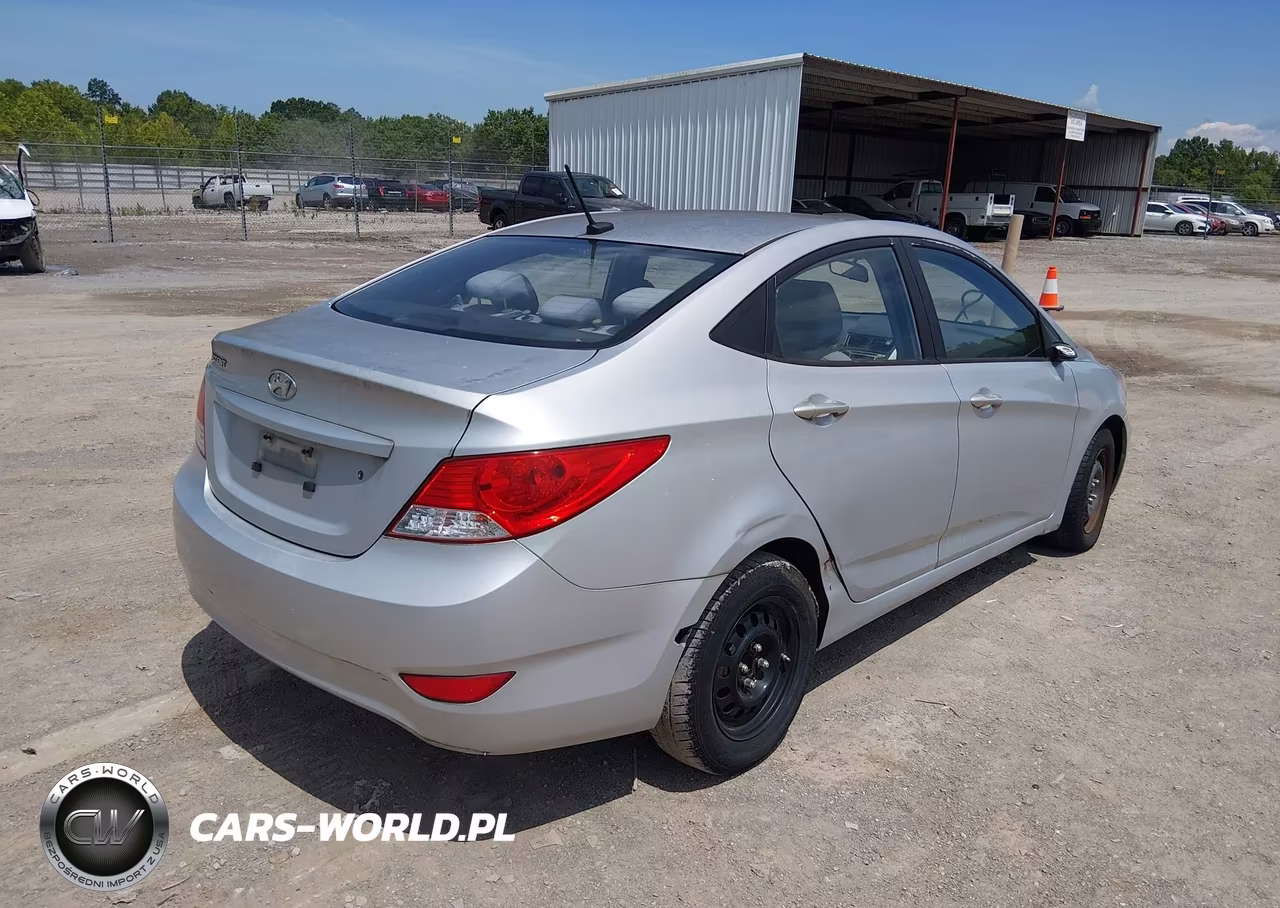 2013 Hyundai Accent Gls VIN:KMHCT4AE7DU459557 - 4