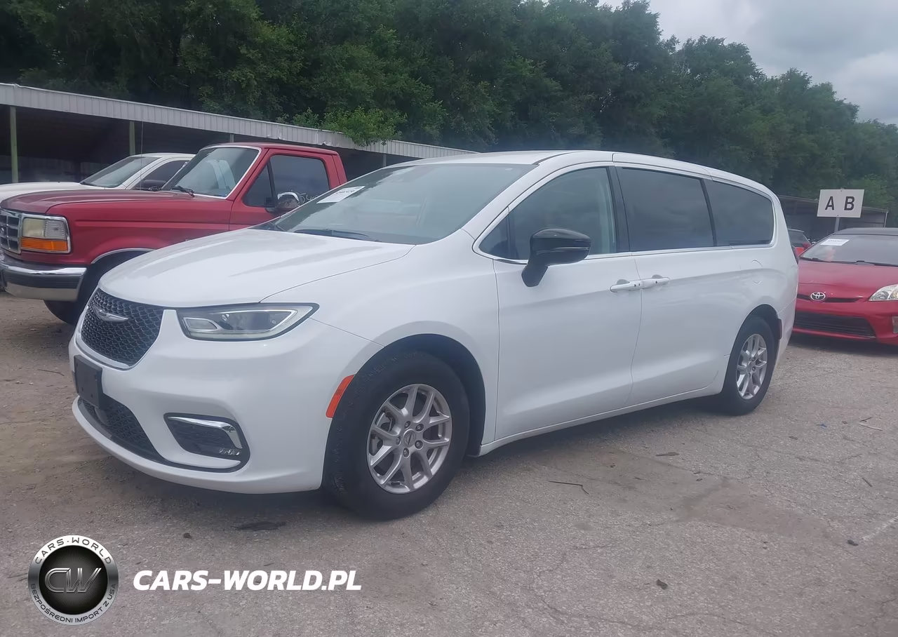 2024 Chrysler Pacifica Touring L VIN:2C4RC1BG5RR144421 - 14