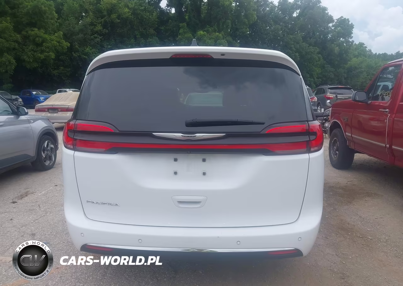 2024 Chrysler Pacifica Touring L VIN:2C4RC1BG5RR144421 - 16