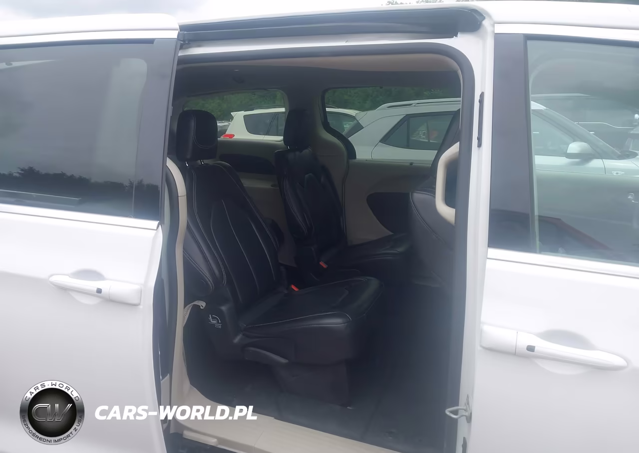 2024 Chrysler Pacifica Touring L VIN:2C4RC1BG5RR144421 - 8