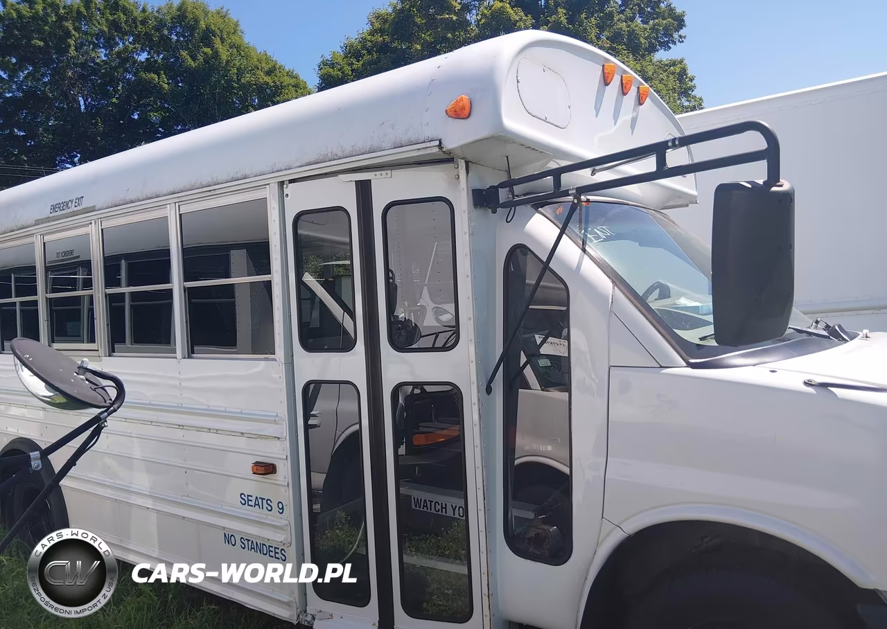 2004 Chevrolet Express Cutaway Base W-C7L-C7N VIN:1GBJG31U241241243 - 14