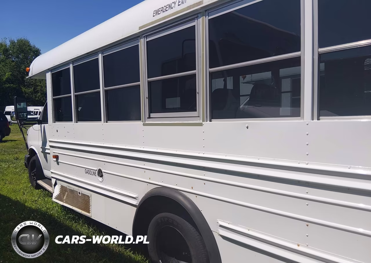 2004 Chevrolet Express Cutaway Base W-C7L-C7N VIN:1GBJG31U241241243 - 15
