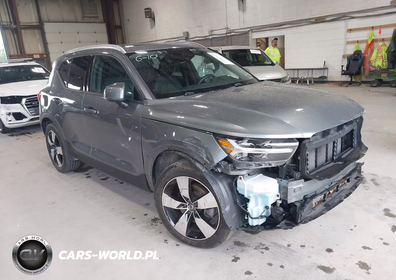 2019 Volvo Xc40 T5 Momentum-T5 R-Design