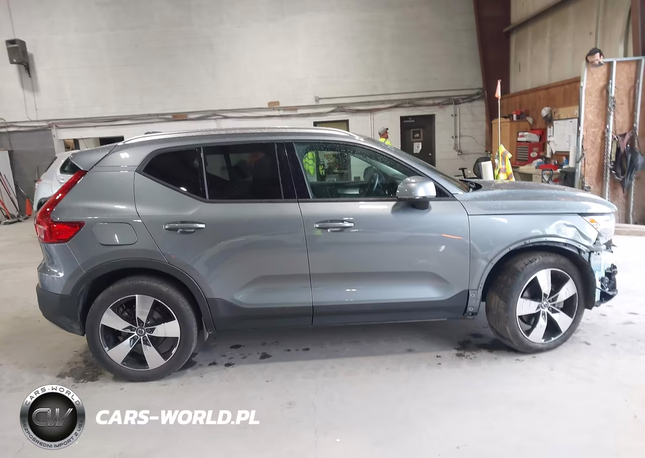 2019 Volvo Xc40 T5 Momentum-T5 R-Design VIN:YV4162XZ5K2011034 - 14