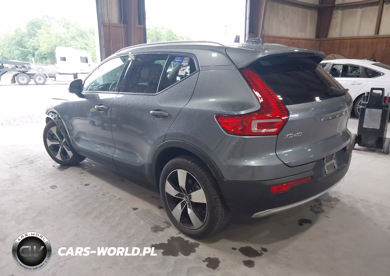 2019 Volvo Xc40 T5 Momentum-T5 R-Design VIN:YV4162XZ5K2011034 - 3