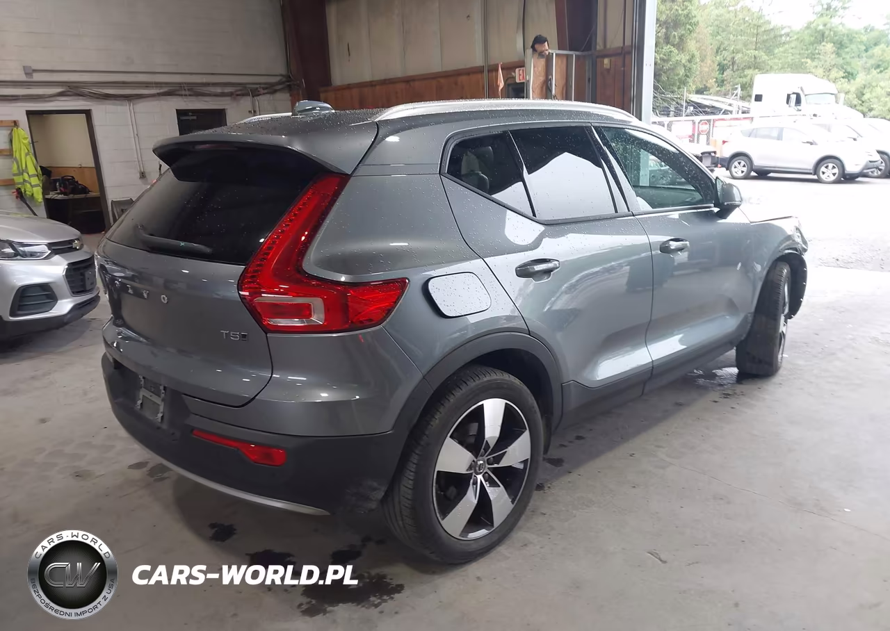 2019 Volvo Xc40 T5 Momentum-T5 R-Design VIN:YV4162XZ5K2011034 - 4
