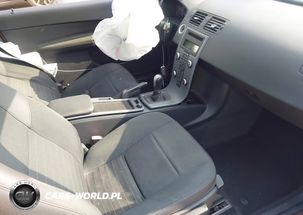 2012 Volvo C30 Platinum-Premier Plus-R-Design-R-Design Platinum-R-Design Premier Plus-T5 VIN:YV1672MK9C2285362 - 5