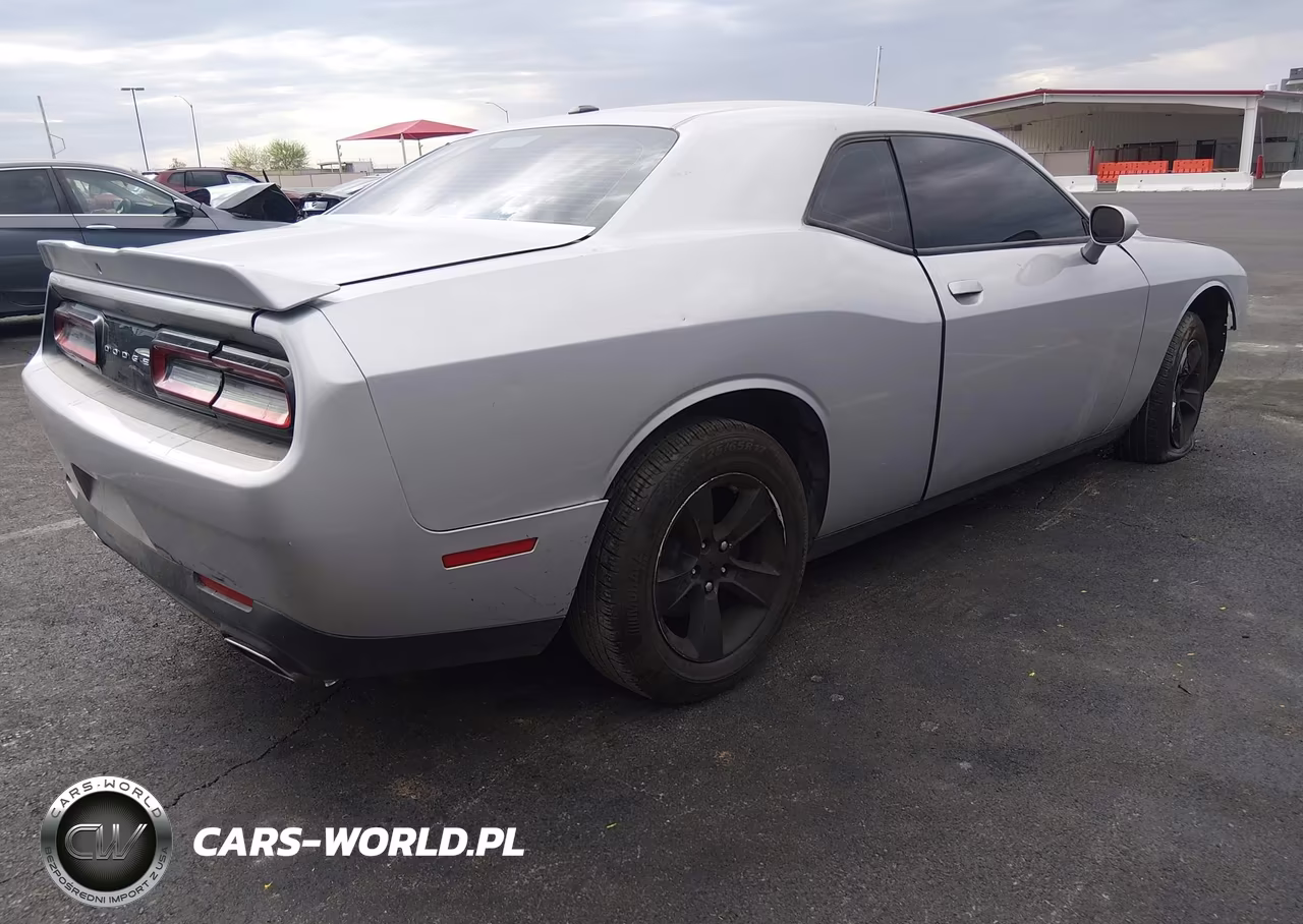 2020 Dodge Challenger Sxt VIN:2C3CDZAG2LH230368 - 4