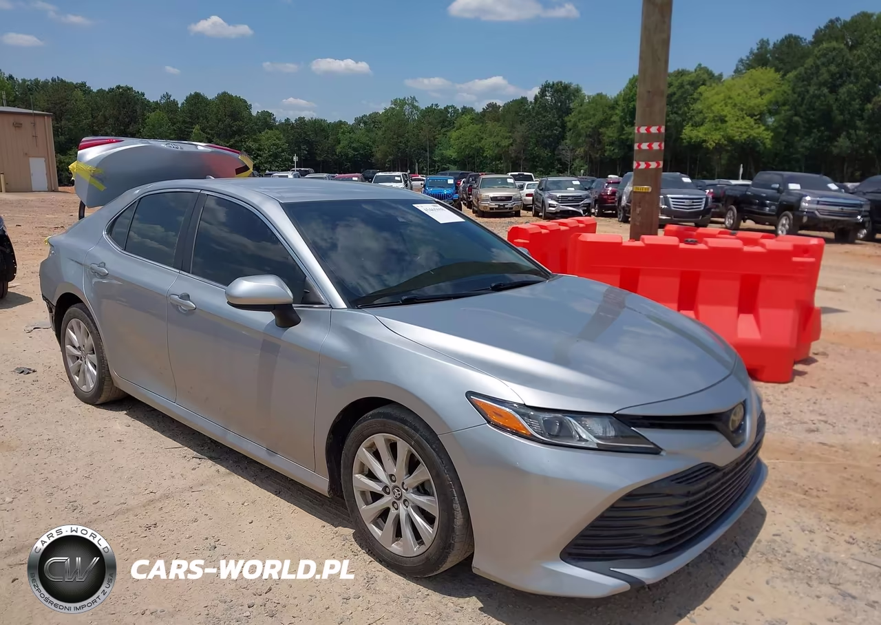 2019 Toyota Camry Le – zdjęcie 1 z 19