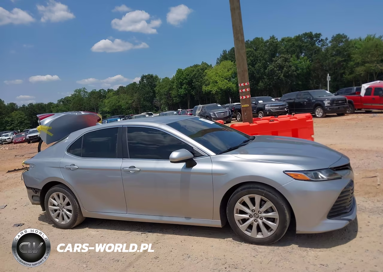 2019 Toyota Camry Le VIN:4T1B11HK3KU214313 - 14