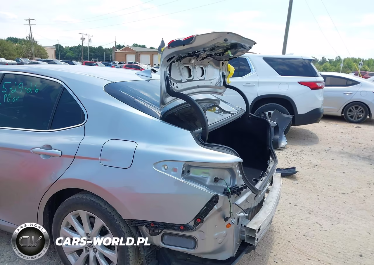 2019 Toyota Camry Le VIN:4T1B11HK3KU214313 - 19