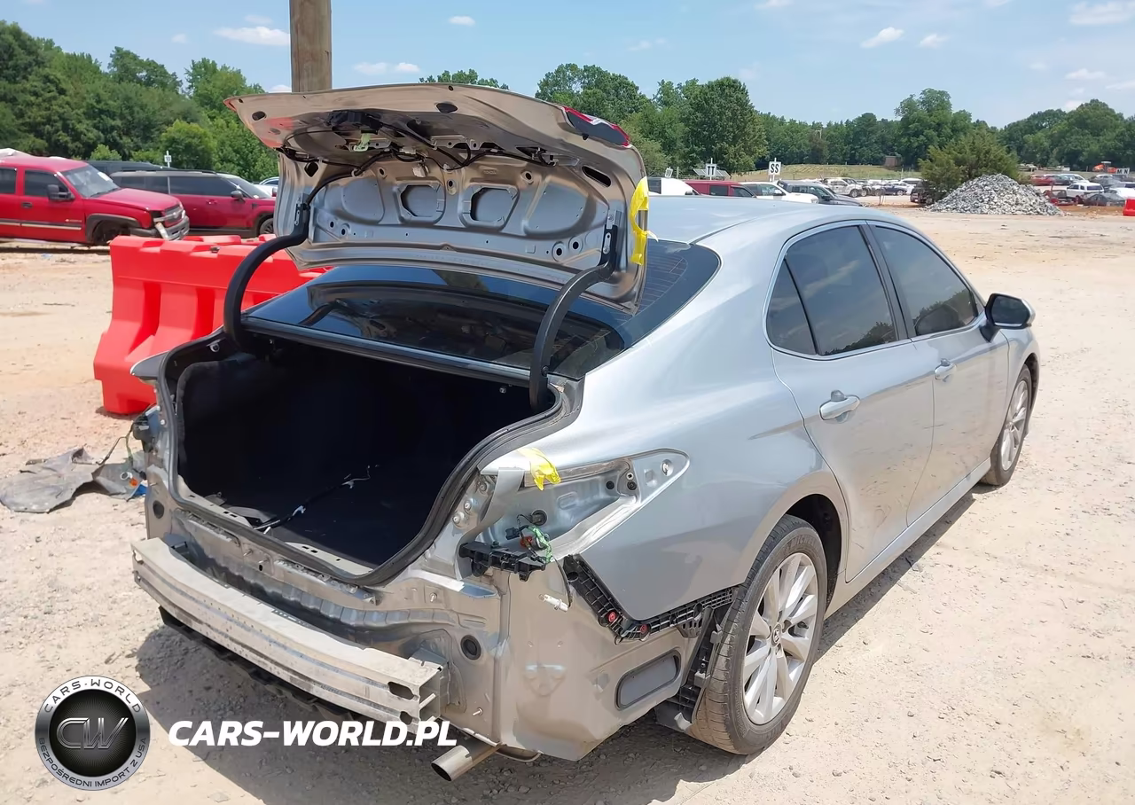 2019 Toyota Camry Le VIN:4T1B11HK3KU214313 - 4