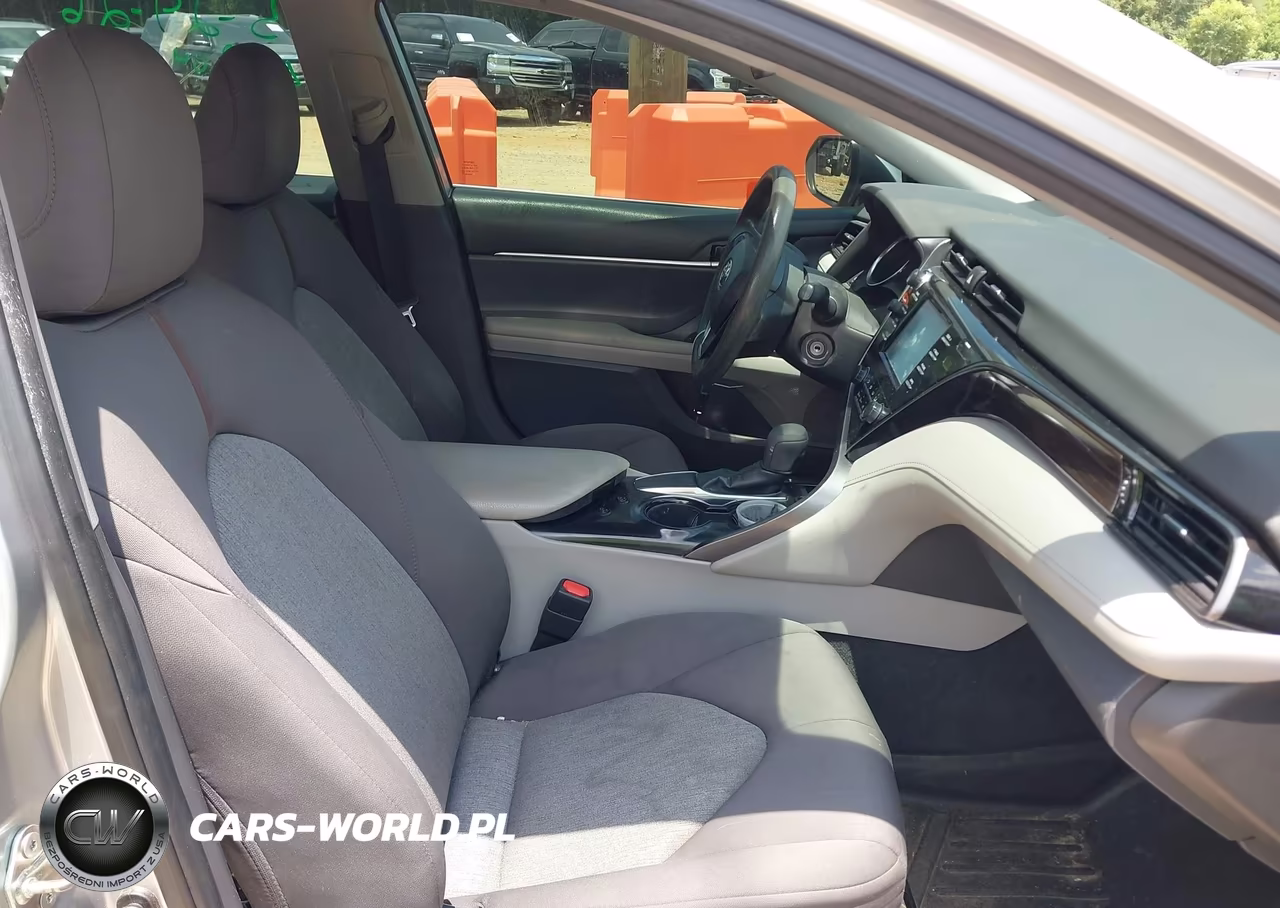 2019 Toyota Camry Le VIN:4T1B11HK3KU214313 - 5
