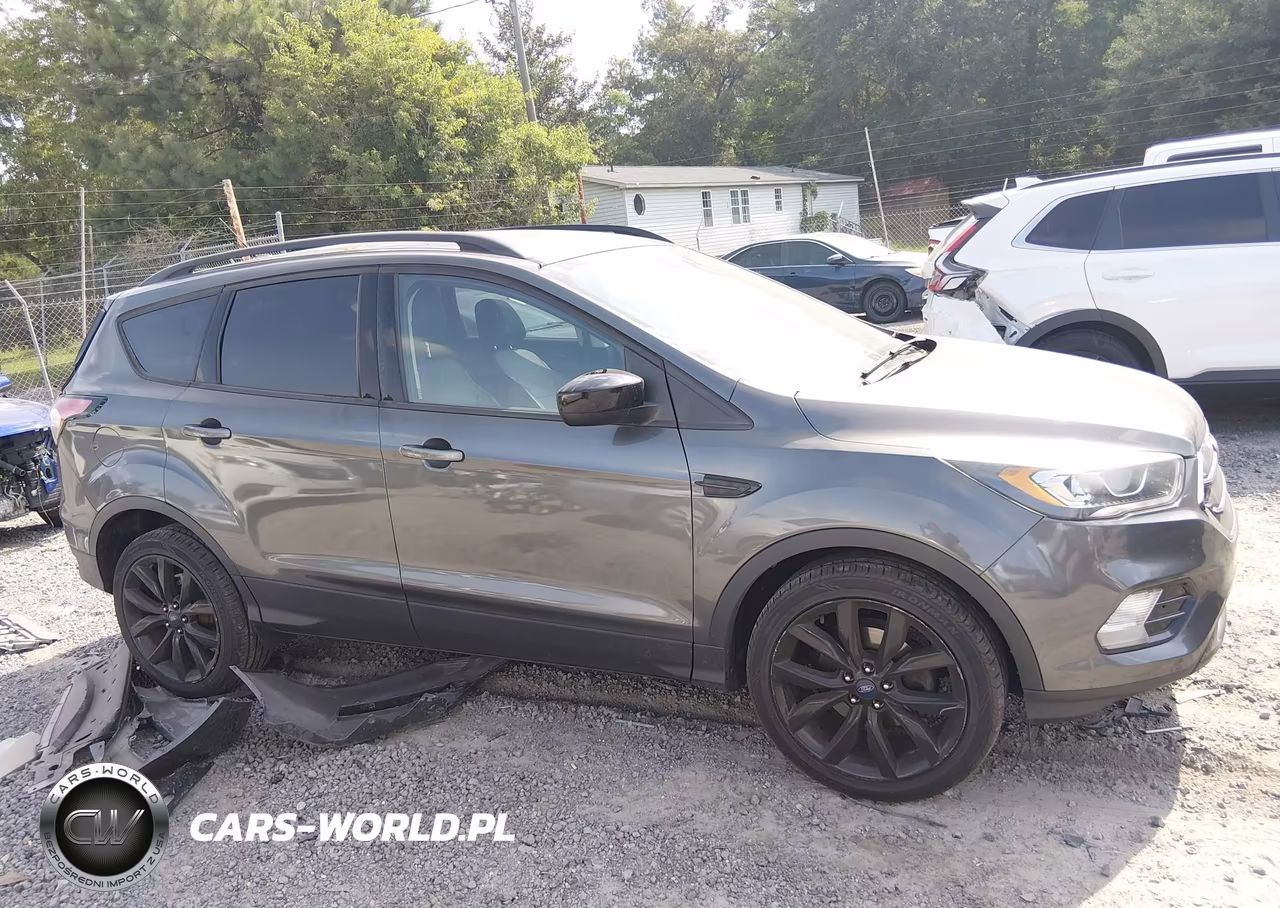 2017 Ford Escape Se VIN:1FMCU0GDXHUA88632 - 13