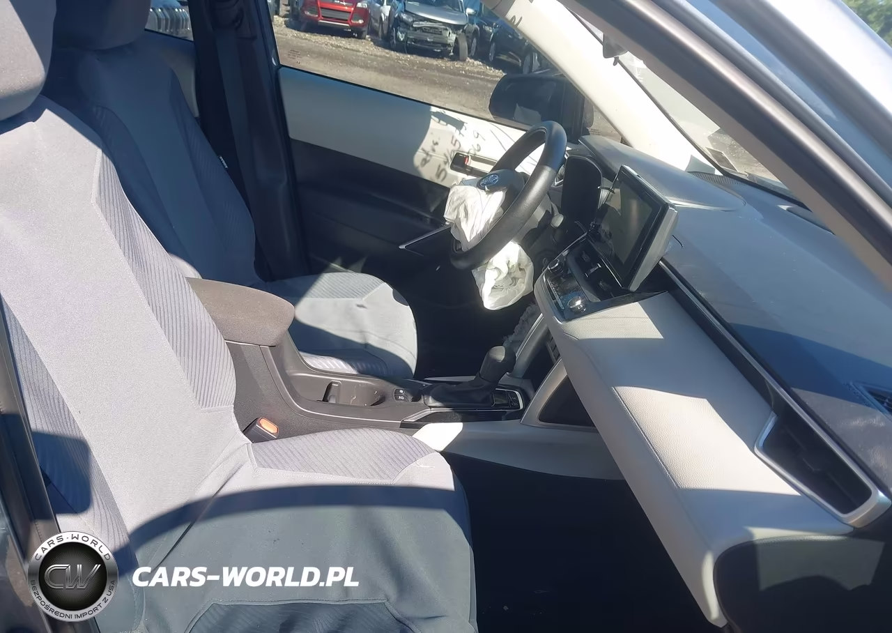 2023 Toyota Corolla Cross L VIN:7MUAAABG9PV065069 - 5