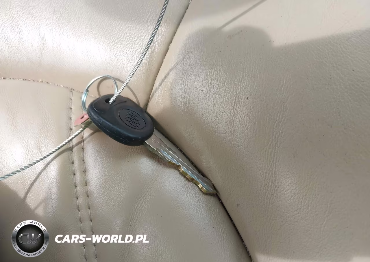 2010 Buick Lucerne Cxl VIN:1G4HC5EMXAU132756 - 11