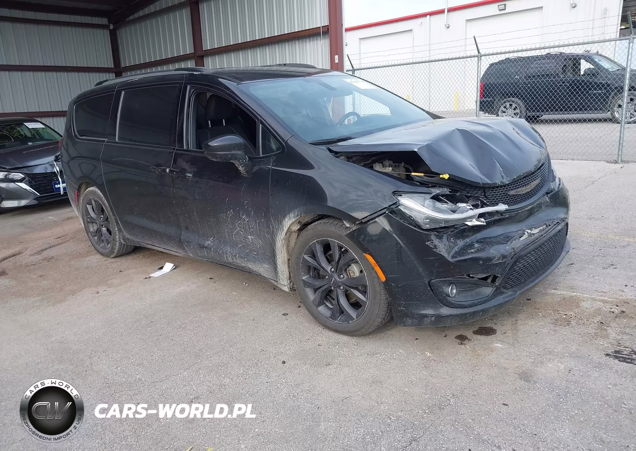 2018 Chrysler Pacifica Touring Plus