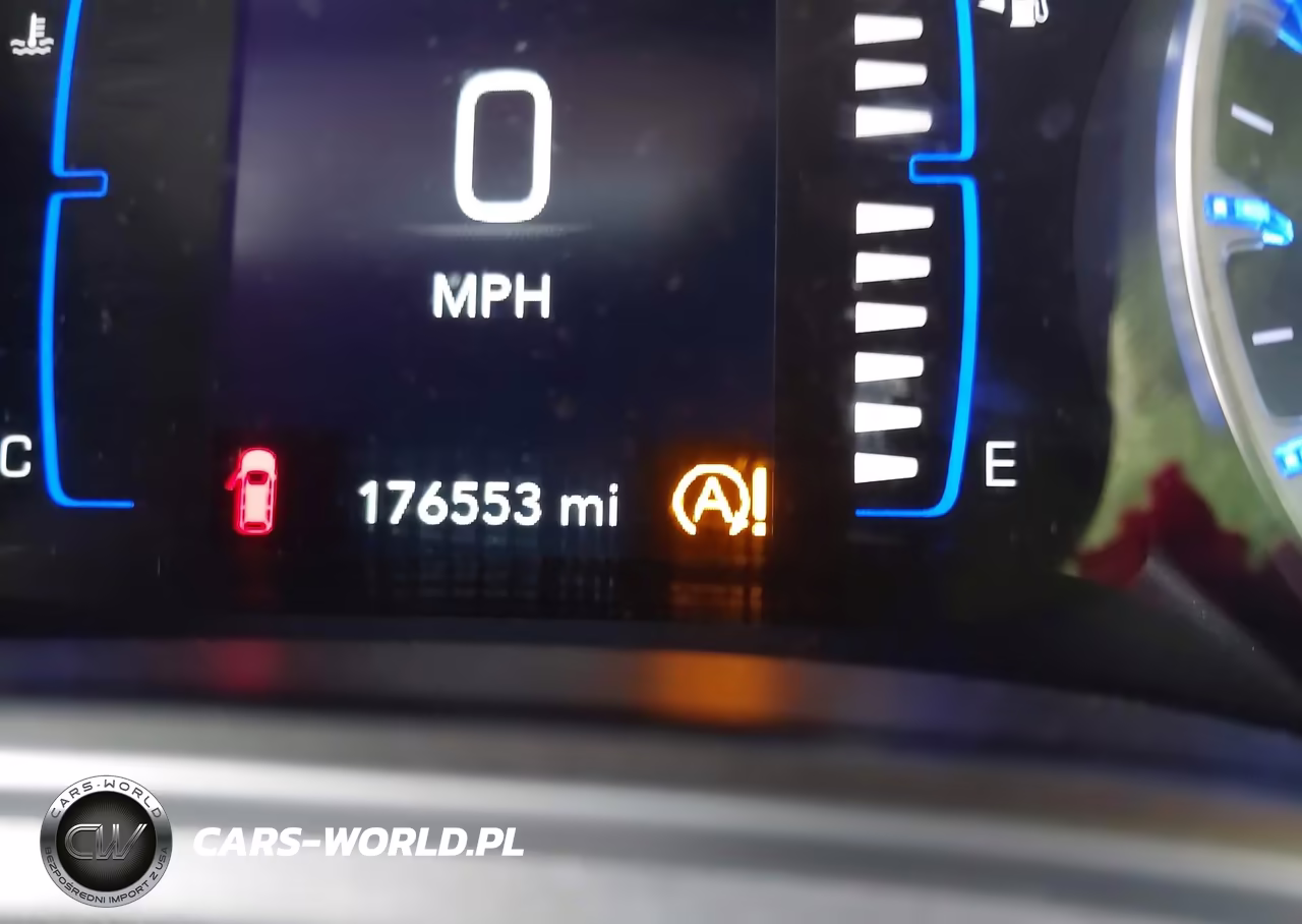 2018 Chrysler Pacifica Touring Plus VIN:2C4RC1FG6JR235101 - 16