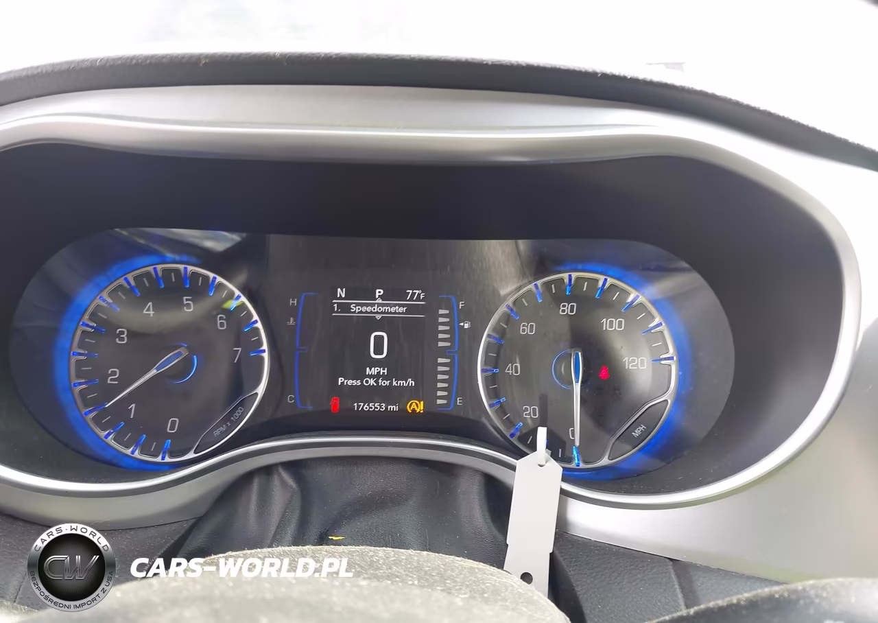 2018 Chrysler Pacifica Touring Plus VIN:2C4RC1FG6JR235101 - 7
