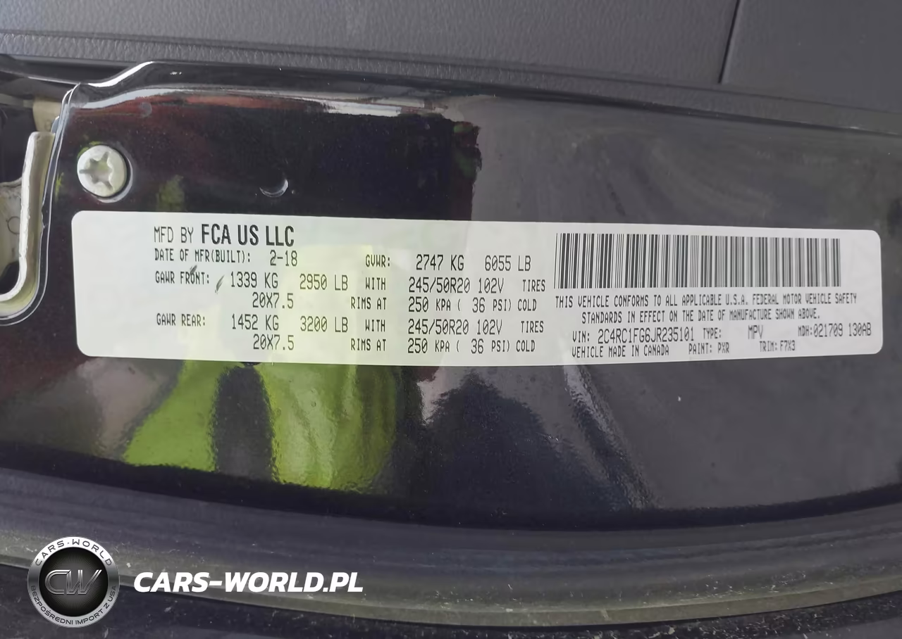 2018 Chrysler Pacifica Touring Plus VIN:2C4RC1FG6JR235101 - 9